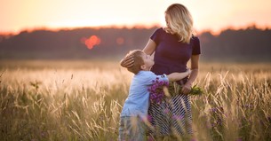 2 Prayers to Navigate Post-Mother’s Day Highs and Lows