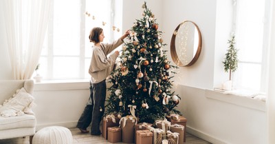 12 Things Singles Do and Do Not Want to Hear This Holiday Season